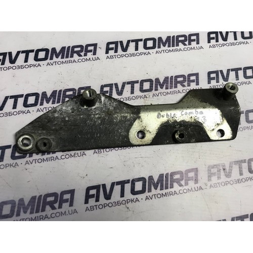 Кронштейн паливної рейки Опель Меріва Opel Meriva B 1.3 CDTI 55180303